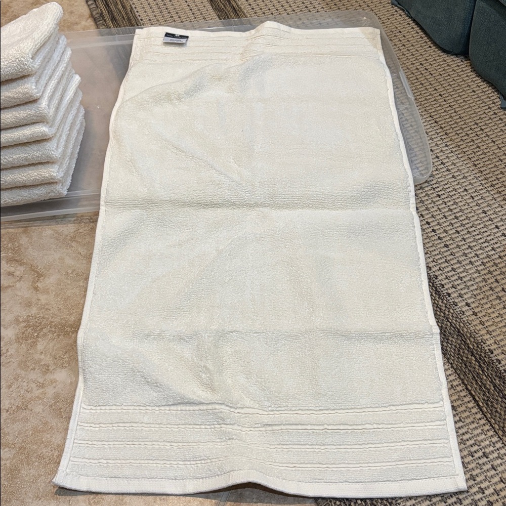 Hotel Collection Hand towels (6) - Picture 2 of 3